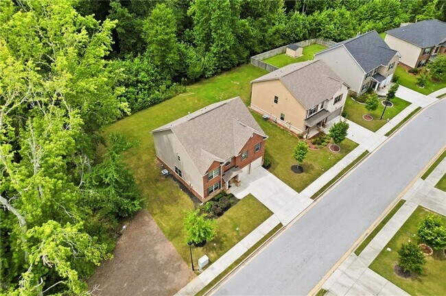 Building Photo - 3132 Hawthorn Farm Blvd