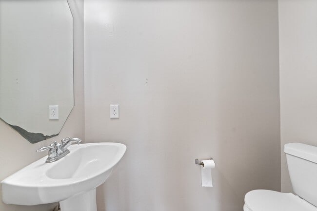 Building Photo - 7103 Biton Dr