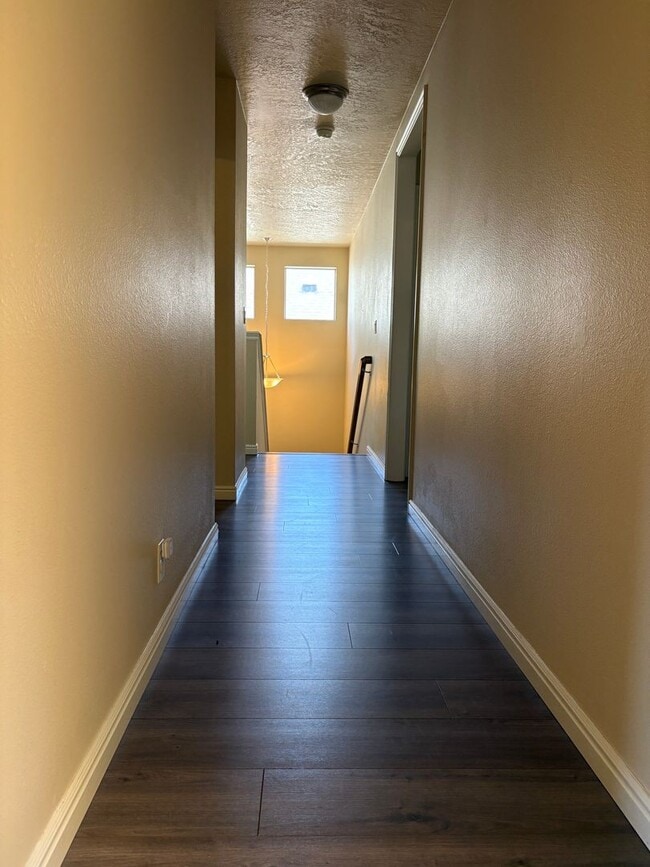 Building Photo - "Luxury Living: Stunning home with marble counter tops & Fireplace!"