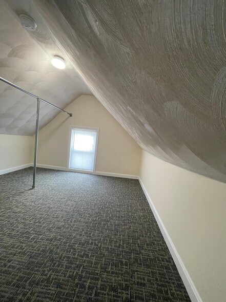 Building Photo - 3 Meridian Pky