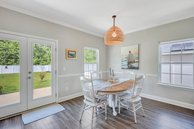 Building Photo - 725 Waterlily Ct