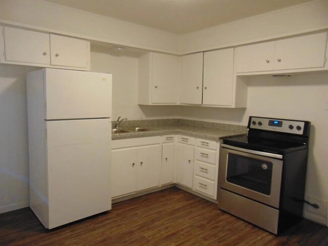 Building Photo - 2402 46th St