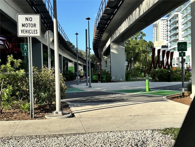 Building Photo - 126 SW 17th Rd