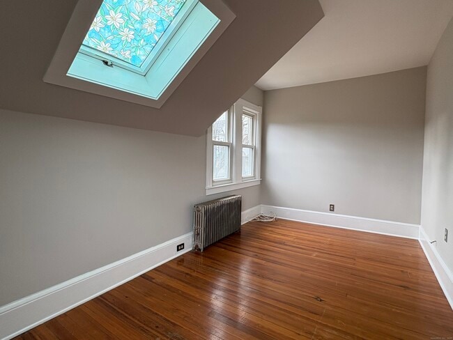 Building Photo - 15 Omo St