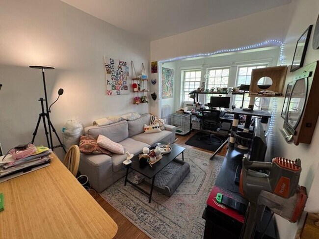 Building Photo - 1 bedroom in Chicago IL 60613