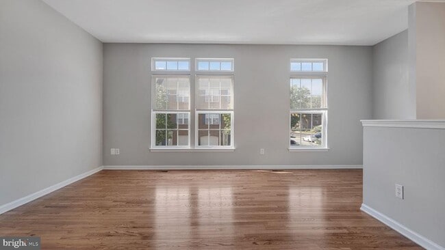 Building Photo - 4724 Hanrahan Pl