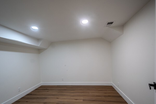 Building Photo - 3309 Niagara Dr