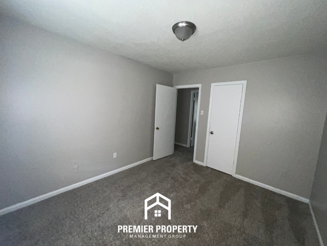 Building Photo - 3373 Elk Point Dr