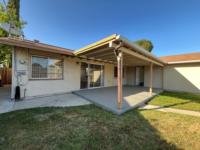 Building Photo - AVAILABLE NOW! Upgraded 3+1.5 w/backyard, ...