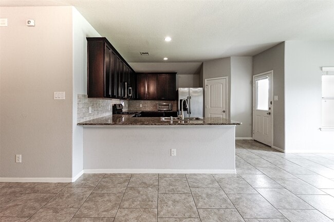 Building Photo - 29319 Dunns Creek Ct