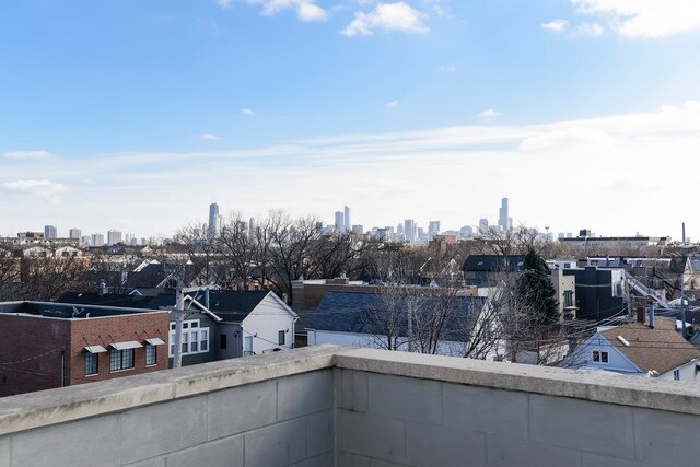 Building Photo - 1657 W Wrightwood Ave