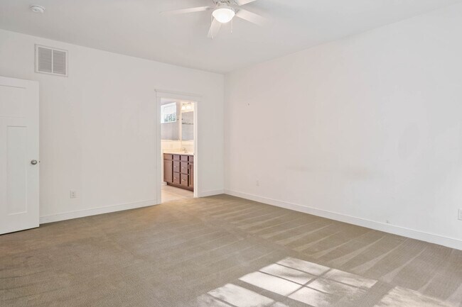 Building Photo - 22395 Arbor Cir