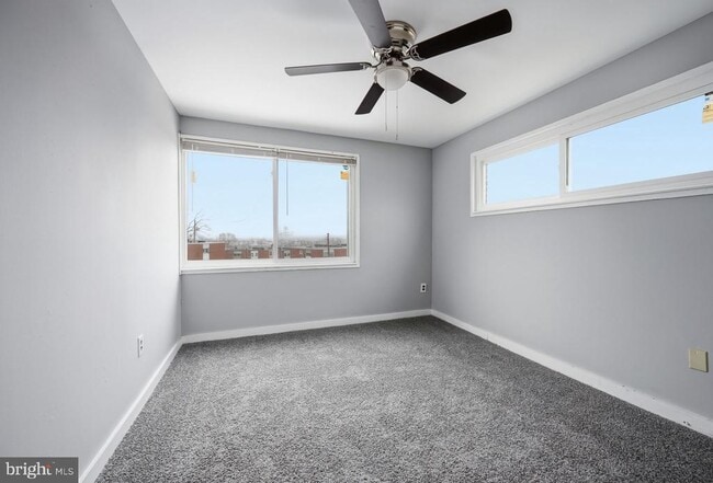 Building Photo - 7911 Bank St