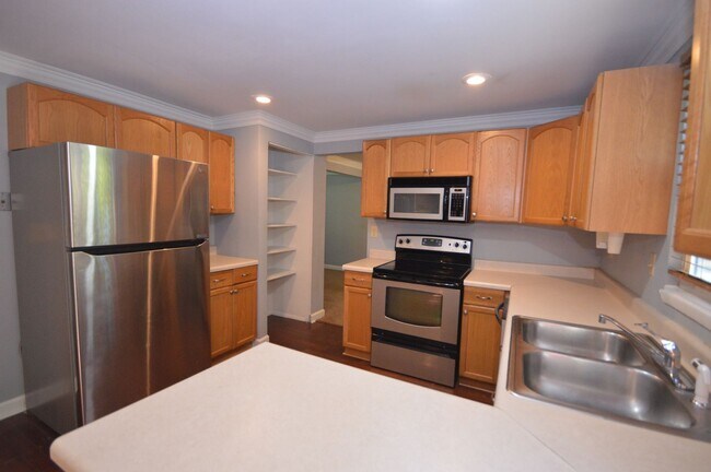 Building Photo - 104 Smokehouse Ln