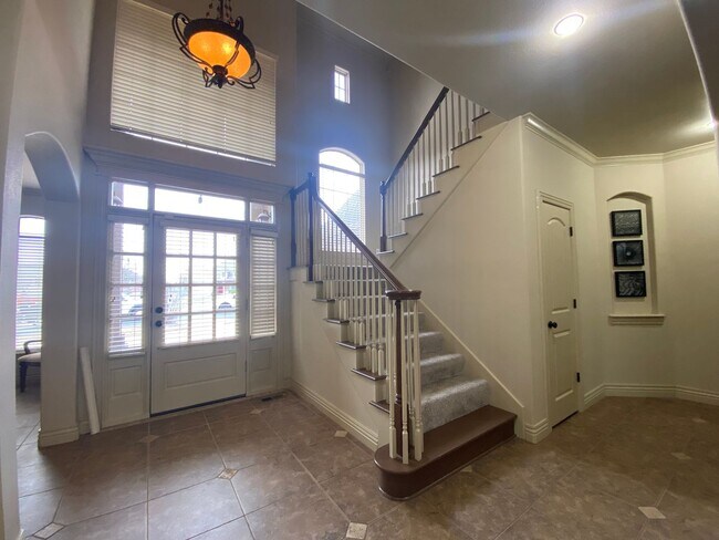 Building Photo - Broken Arrow Schools-Gated Community!