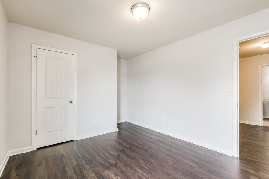 Building Photo - 1314 Little Hampton Dr