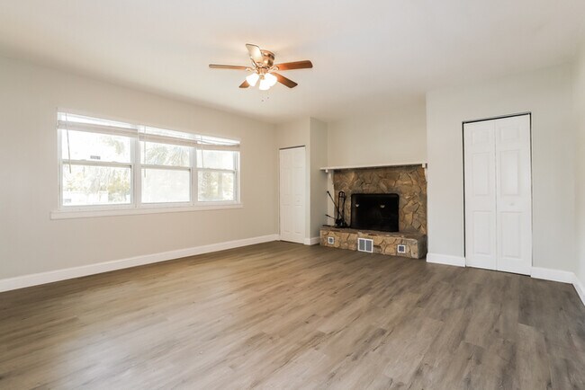 Building Photo - 3 Bedroom Home with Private Pool in Inverness