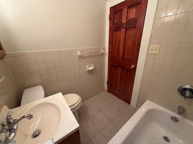 Building Photo - 99 Cedar Ave