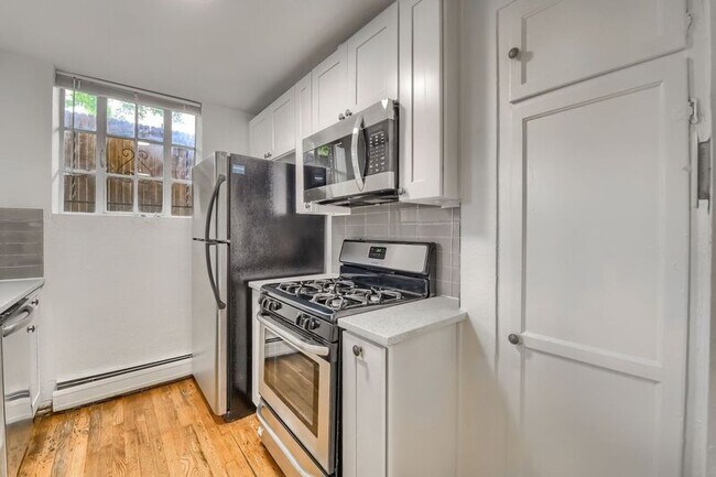 Building Photo - 2233 Kearney St