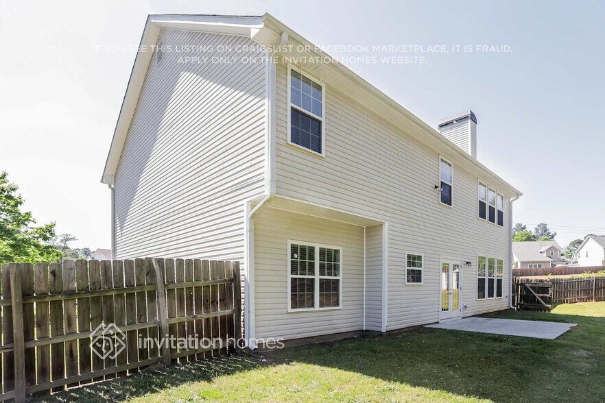 Building Photo - 925 Lakeside Ct