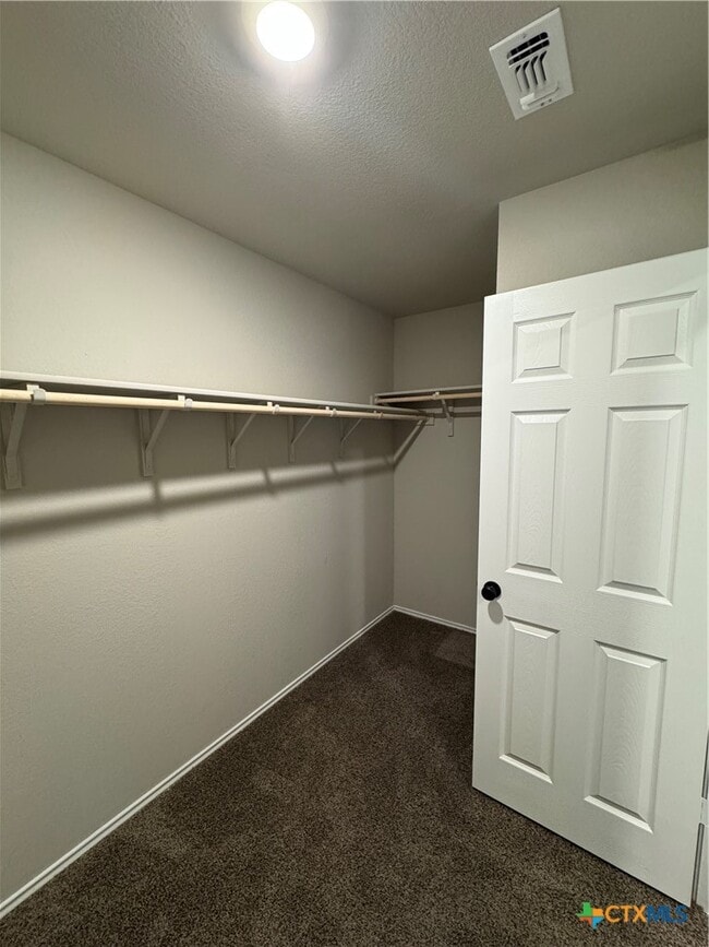 Building Photo - 402 Stone Vly Rd