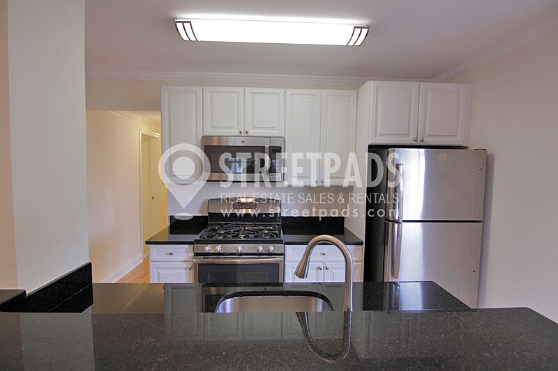 Building Photo - 1 Langdon Sq