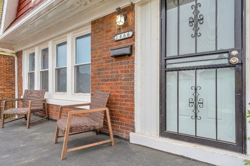 Building Photo - 2466 Highland St