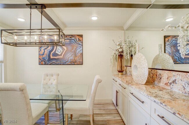 Building Photo - 555 E Silverado Ranch Blvd