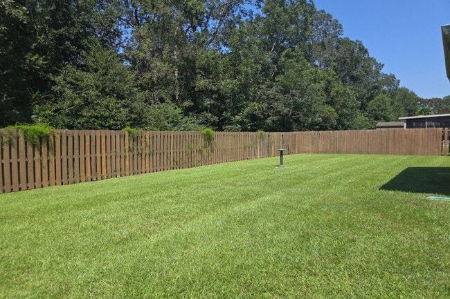 Building Photo - Spacious 4-Bedroom Rental in Daphne School...