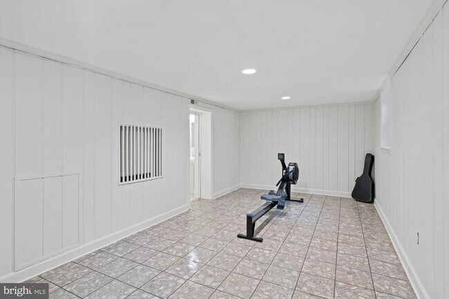 Building Photo - 5222 Duvall Dr