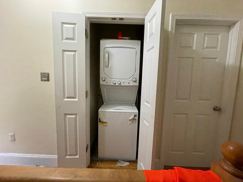 Building Photo - 12 Sewall St