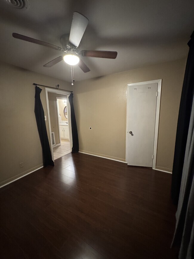 Building Photo - 3608 Edgemont Dr