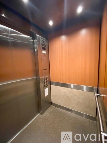 Building Photo - 2311 S Cypress Bend Dr