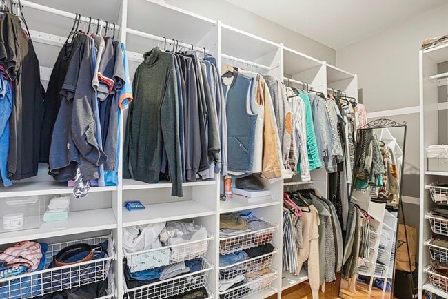 Building Photo - 279 W Central St