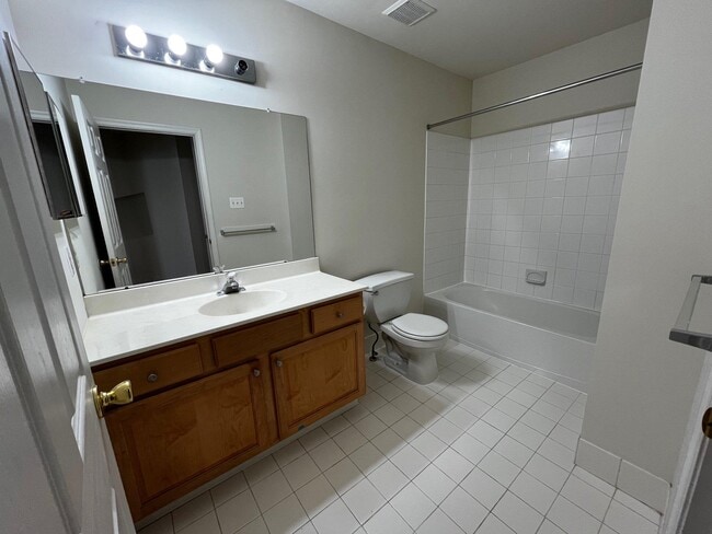 Building Photo - 244 S Azalea Ct