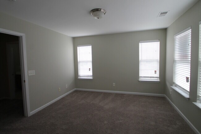 Building Photo - Exclusively Offered by Muse Realty, LLC