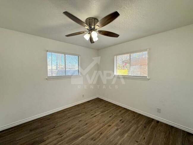 Building Photo - 317 E Lindbergh Blvd