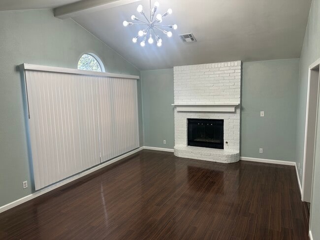 Building Photo - 9322 E 92nd St S