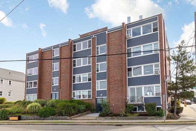 Building Photo - 11 Dorchester St