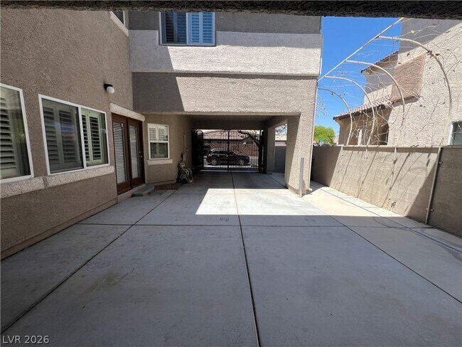 Building Photo - 9460 Glendora Valley St
