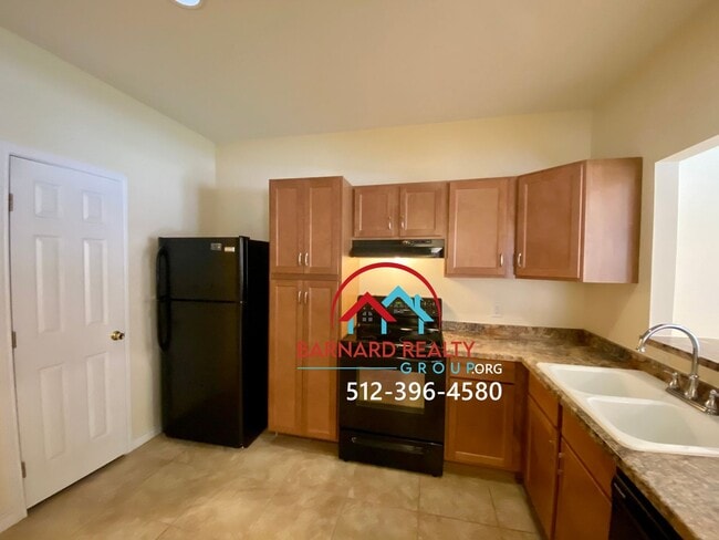 Building Photo - 520 S L B J Dr