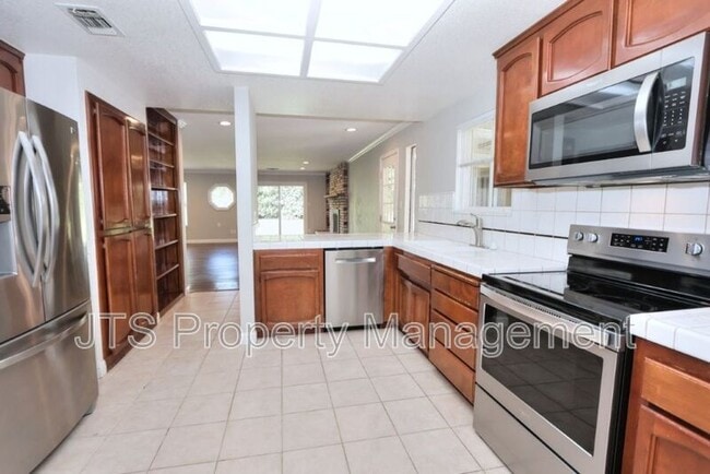 Building Photo - 9221 Rock Canyon Way