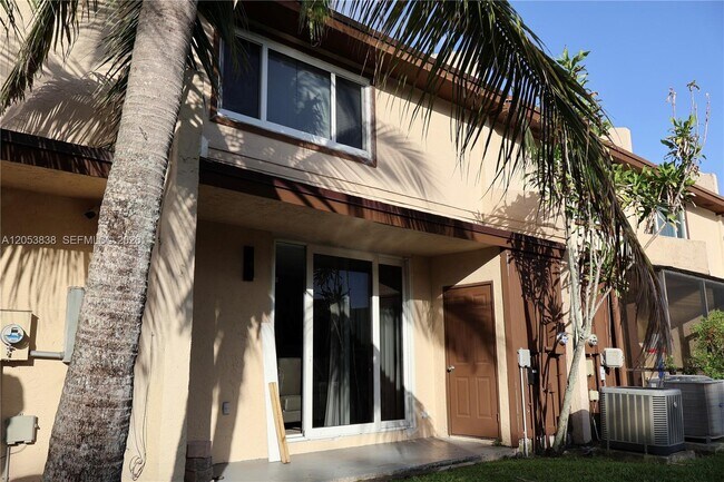 Building Photo - 1315 Hampton Blvd