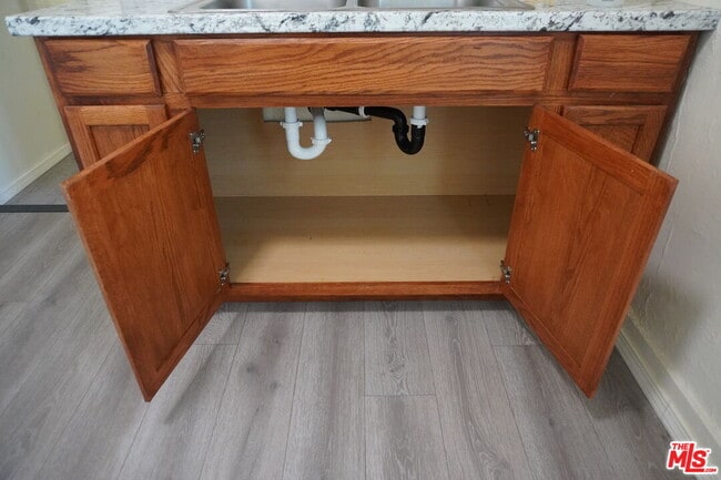 Building Photo - 324 E Lime Ave