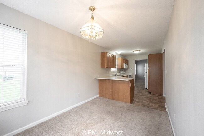 Building Photo - "Charming 3-Bedroom Home with 2 Full Baths in Desirable Noblesville Location!"