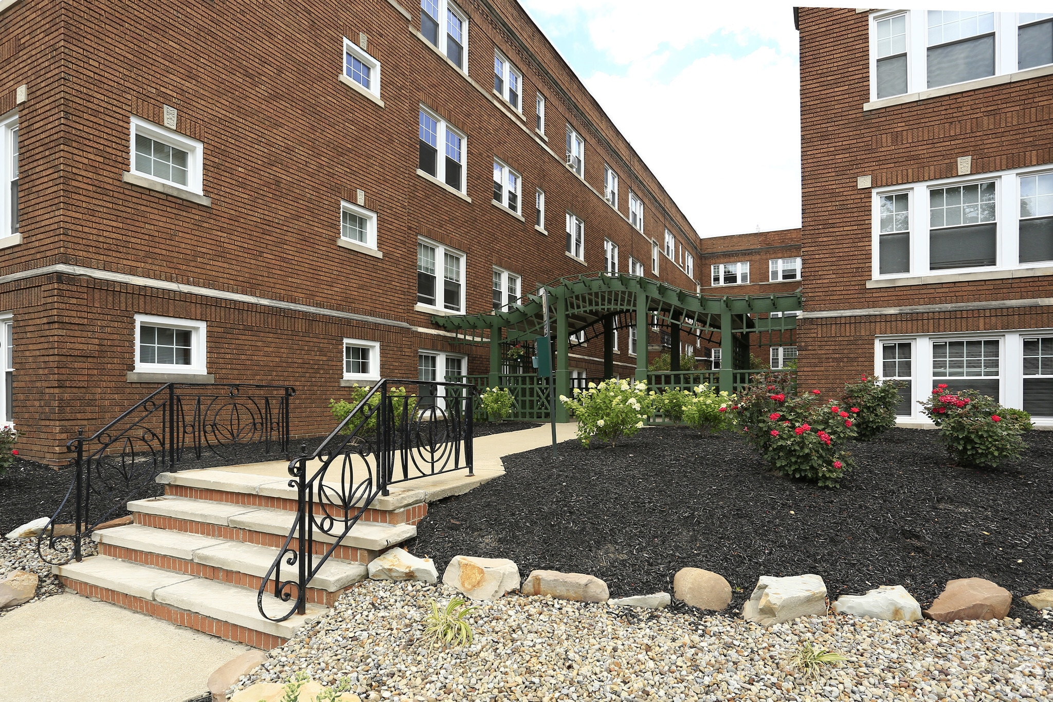 Building Photo - Waterbury Apartments