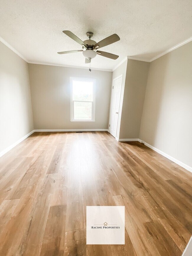 Building Photo - Newly Renovated Home in Laurens, SC