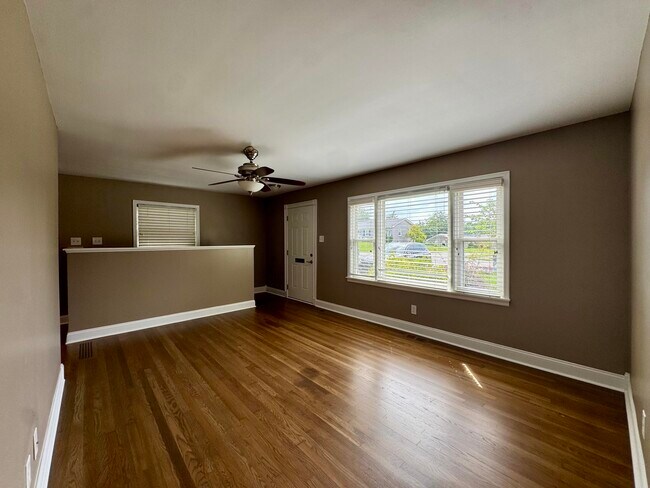 Building Photo - 2564 Millbrook Dr
