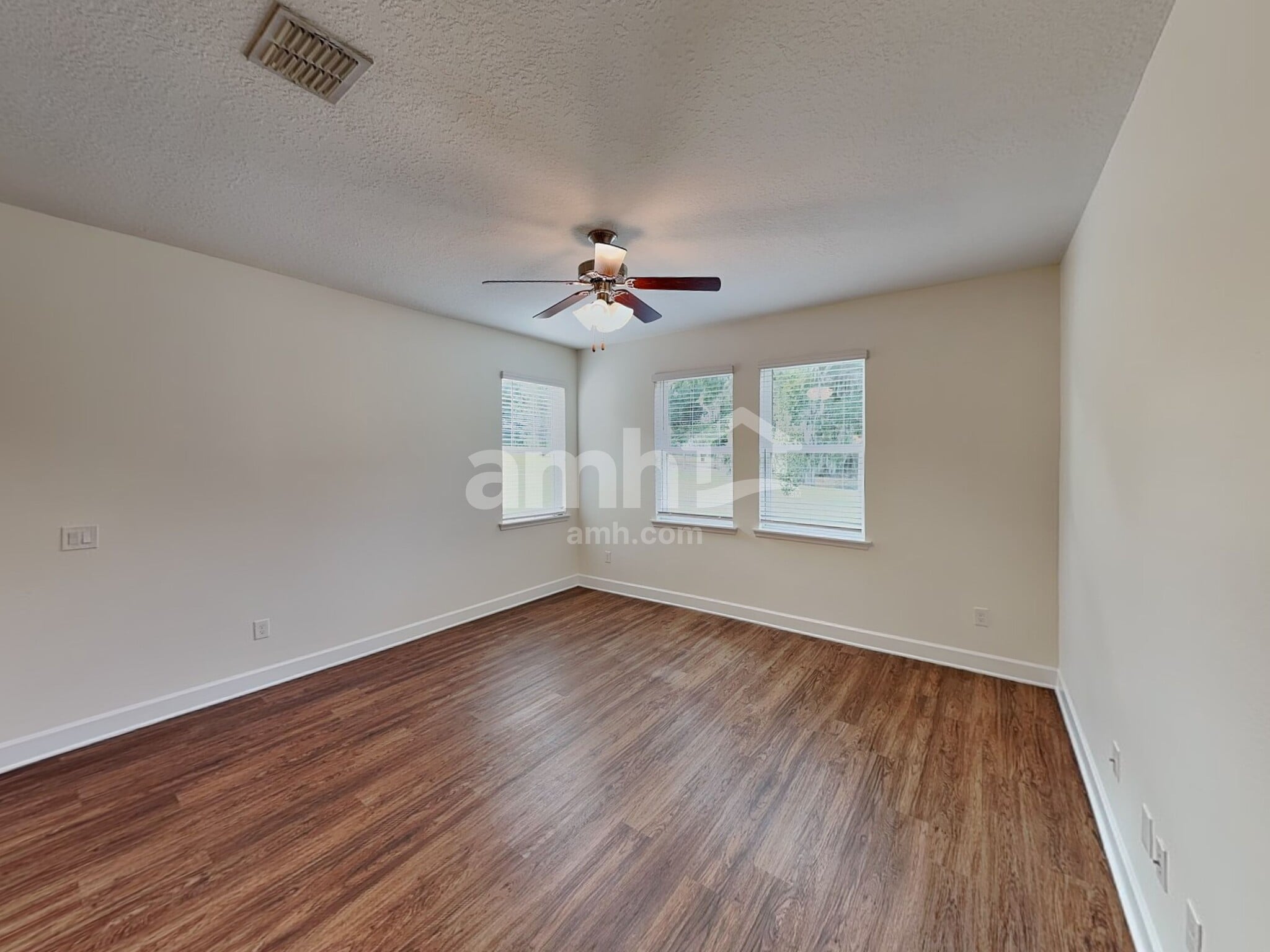 Building Photo - 233 Crestrun Loop