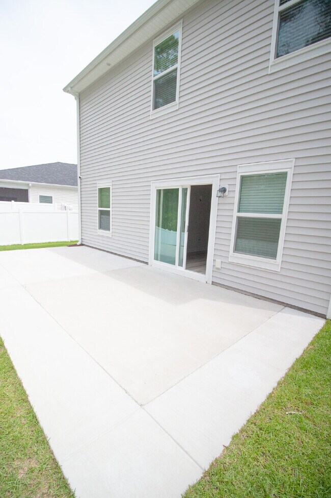 Building Photo - Fully Fenced 5bd SFH in Carolina Forest